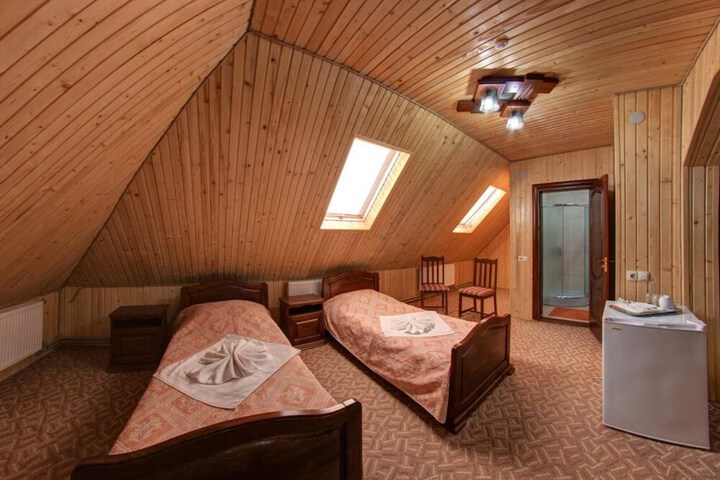 Room 3 of 48