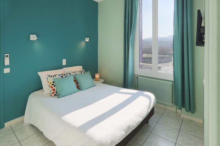 Room 6 of 36
