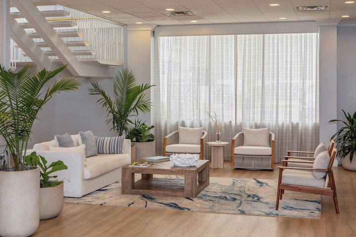Entrance & Lobby