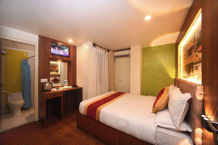 Room 15 of 32
