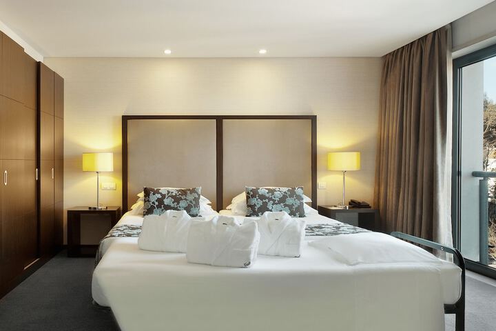 Room 12 of 72