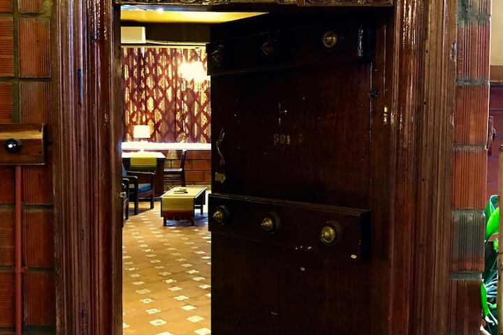 Hotel 56 of 61