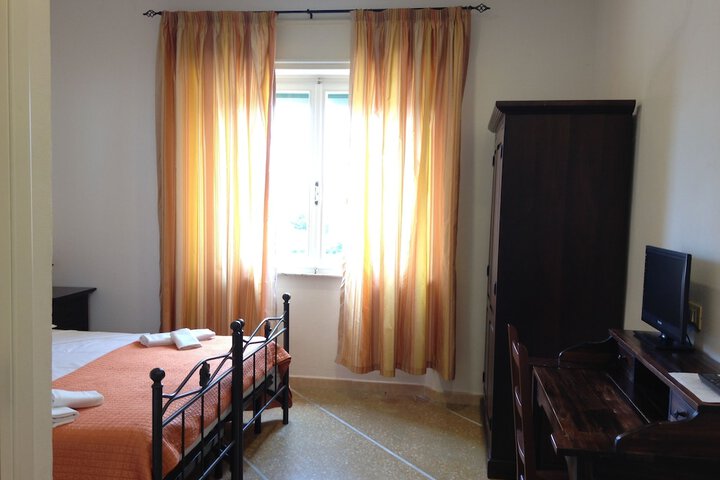 Room 16 of 64