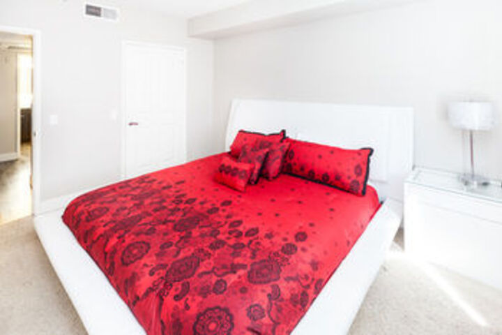 Room 11 of 27