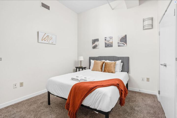 Room 47 of 194