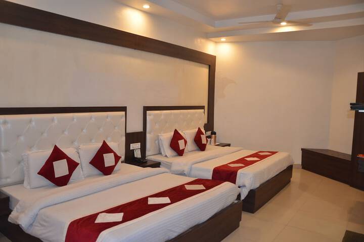 Room 12 of 23