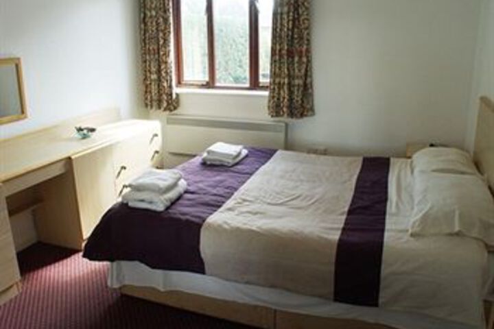 Room 6 of 15