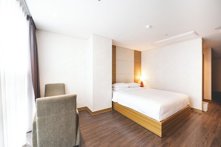Room 62 of 151