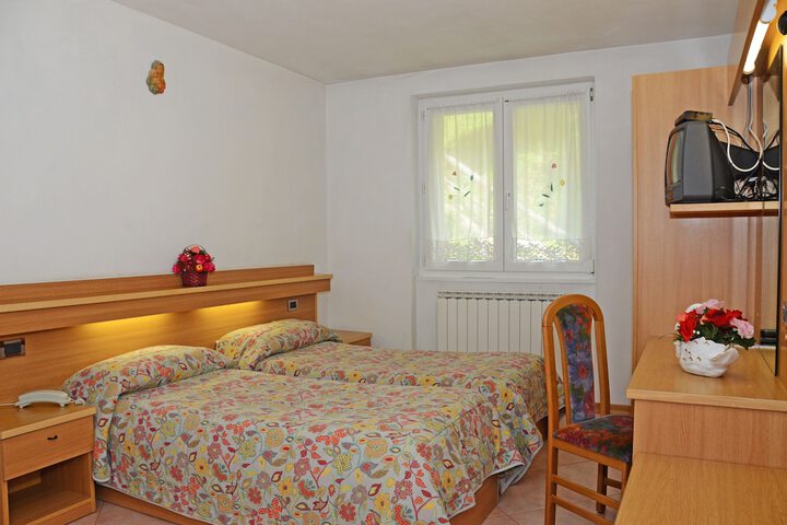 Room 7 of 51