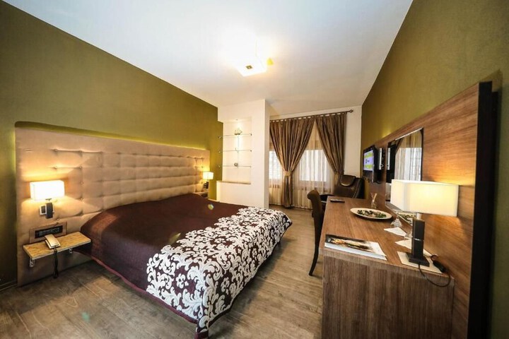 Room 4 of 54