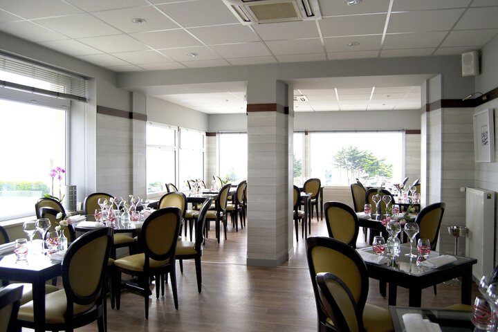 Dining 3 of 14