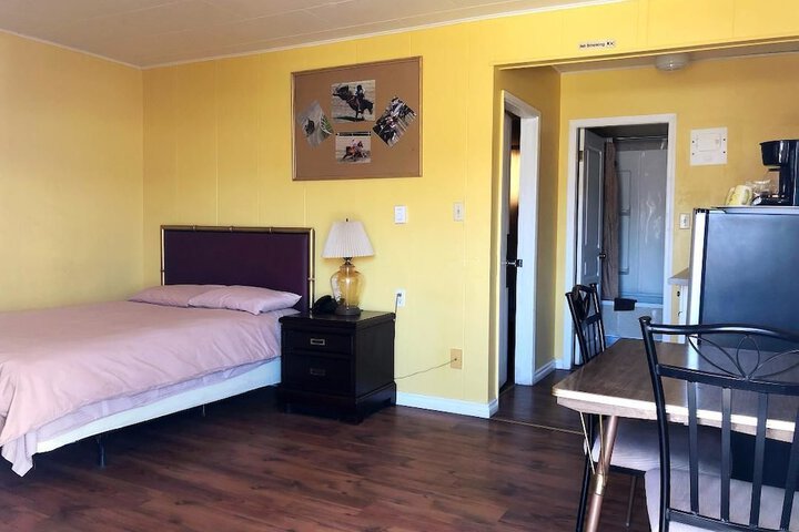 Room 5 of 33