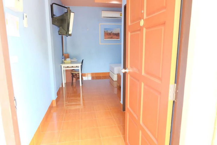 Room 9 of 23