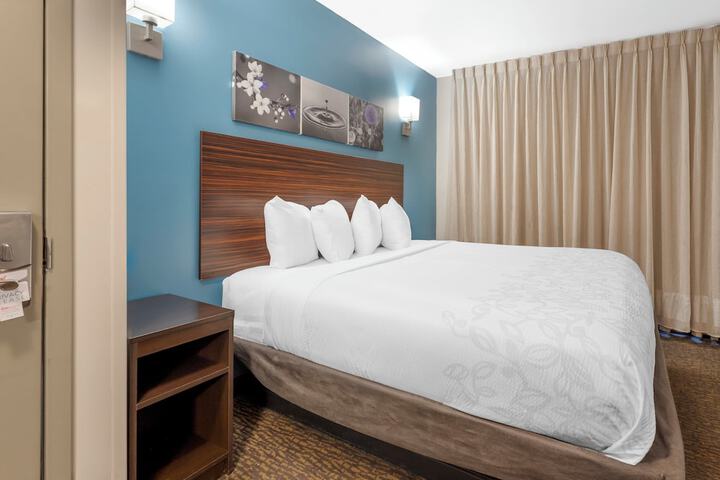 Room 15 of 34
