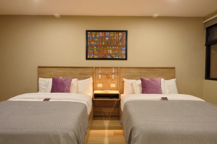 Room 11 of 34