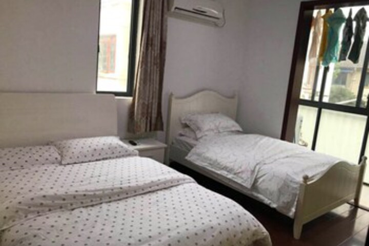 Room 8 of 11