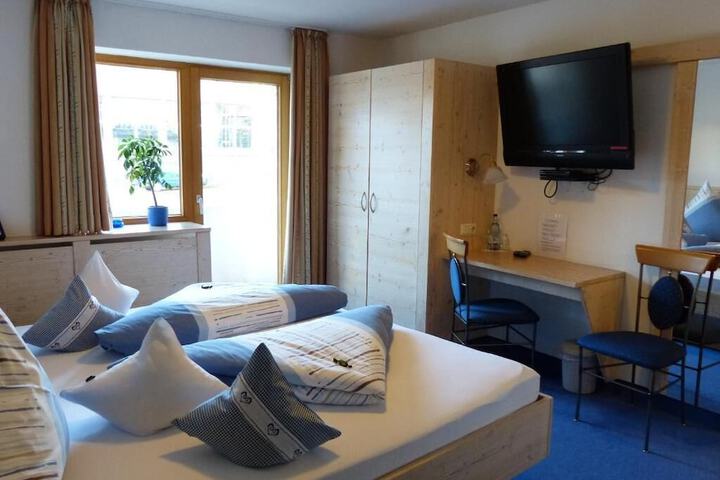 Room 6 of 26