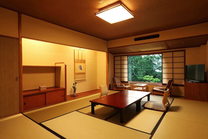 Room 14 of 77