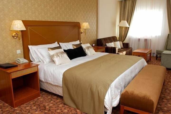 Room 10 of 44