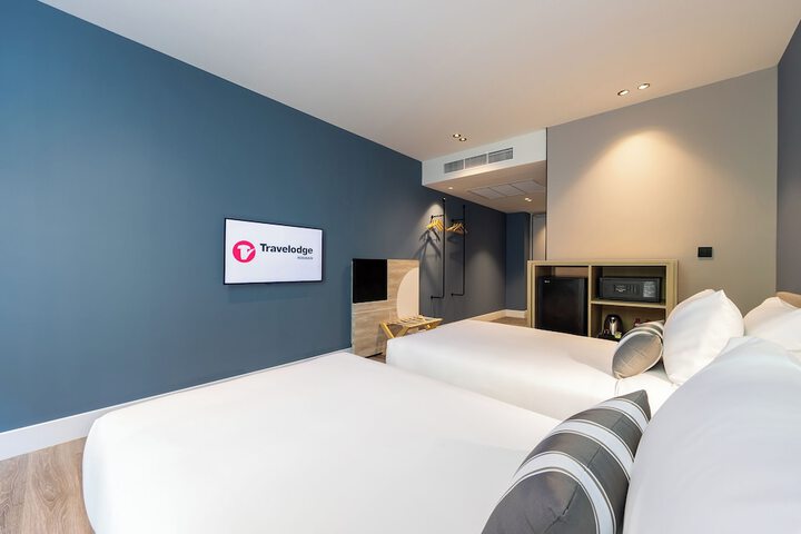 Room 8 of 72