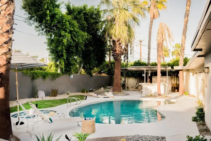 Pool 15 of 28