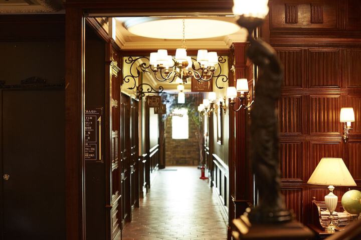 Ballroom/Hall 71 of 87