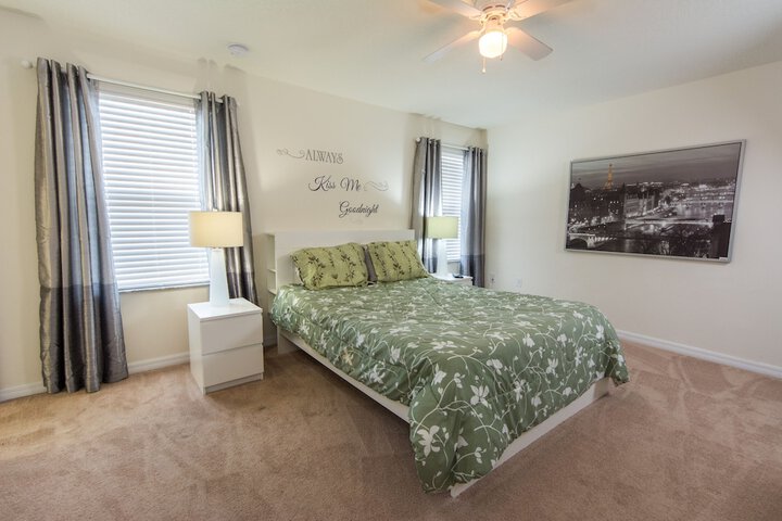 Room 20 of 221