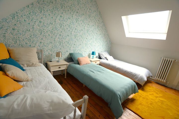 Room 7 of 16