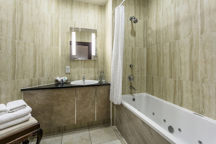 Room 52 of 105