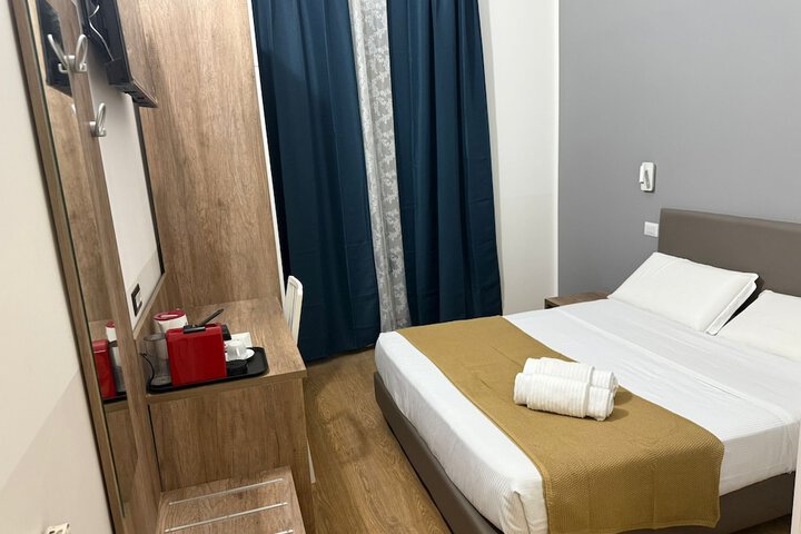 Room 3 of 25