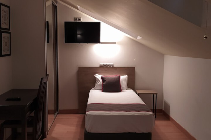 Room 11 of 46