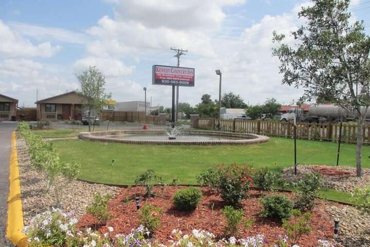 Kenedy Country Inn