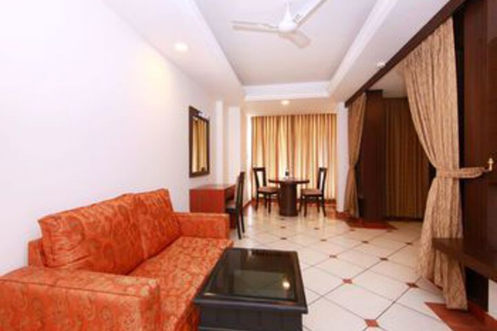 Room 8 of 32
