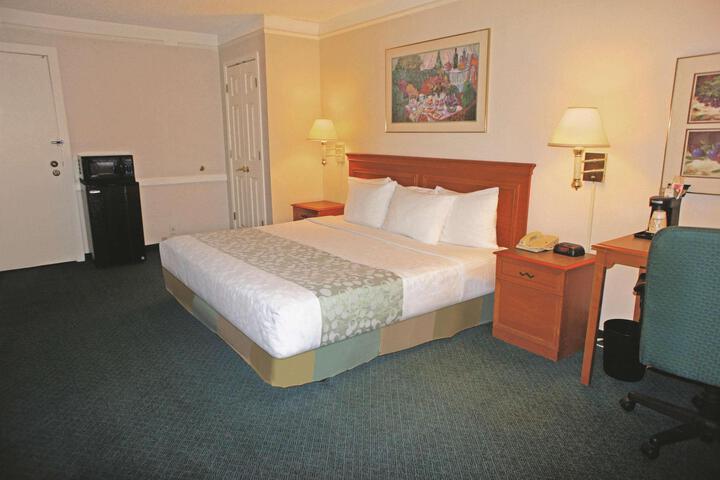 Deluxe 2 Double Beds (6 of 11)