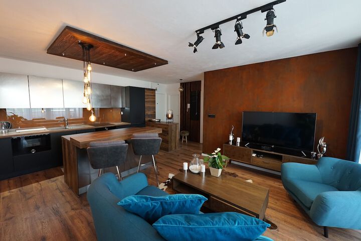 Room 9 of 35