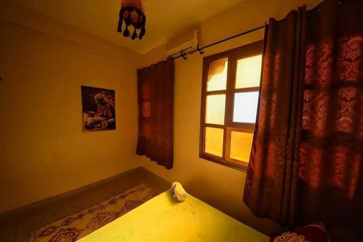 Room 7 of 27