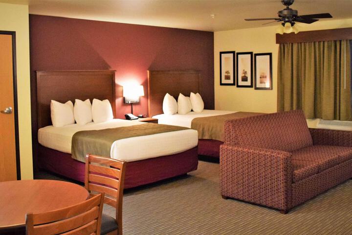 2 Queen Beds Mobility Accessible (2 of 9)
