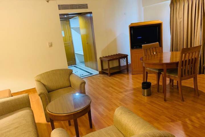 Room 46 of 76