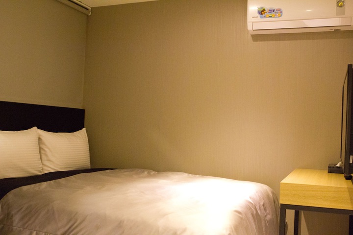 Room 4 of 31