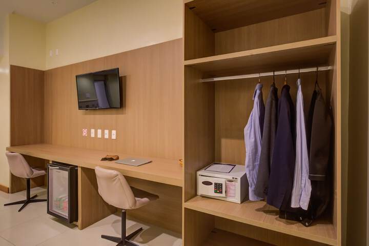 Room 13 of 52