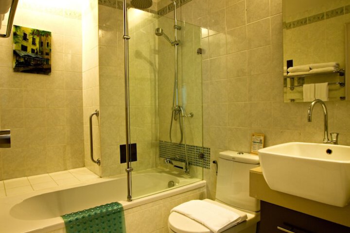 Room 32 of 52