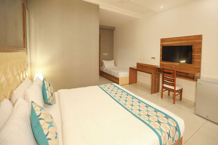 Room 44 of 77