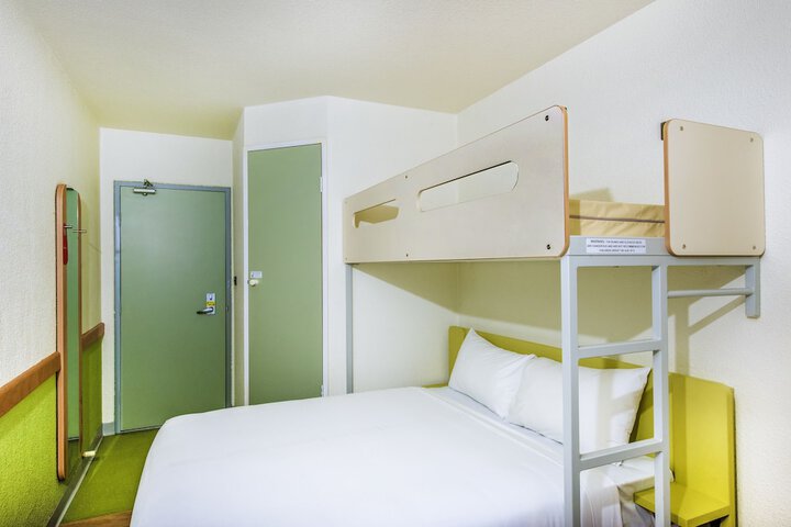 Room 3 of 27