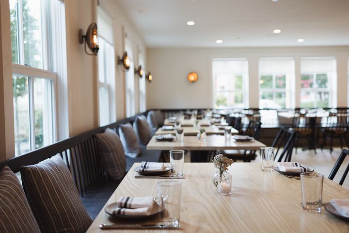 Dining 23 of 30