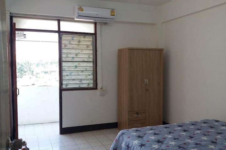 Room 5 of 42