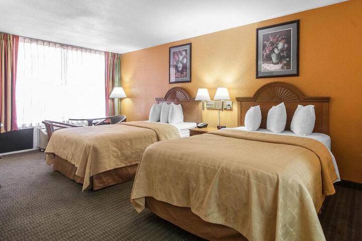 2 Queen Beds (2 of 15)