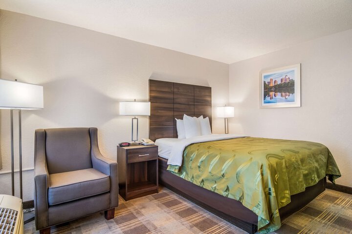 1 Queen Bed Upgrade (4 of 12)