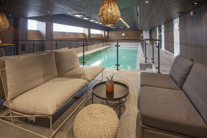 Pool 15 of 37
