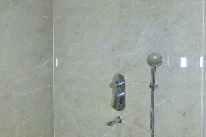 Room 13 of 27