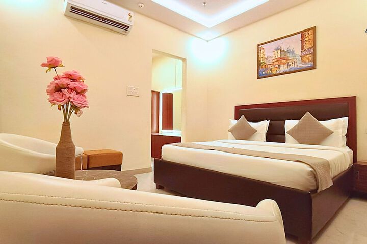 Room 32 of 95